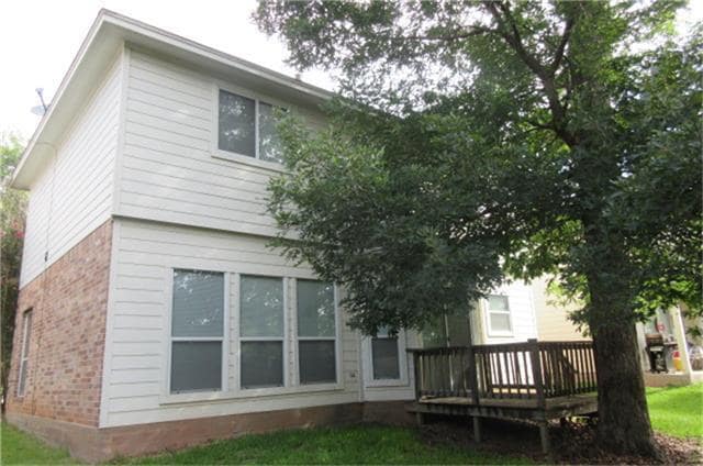 Building Photo - 997 Oak Falls Dr