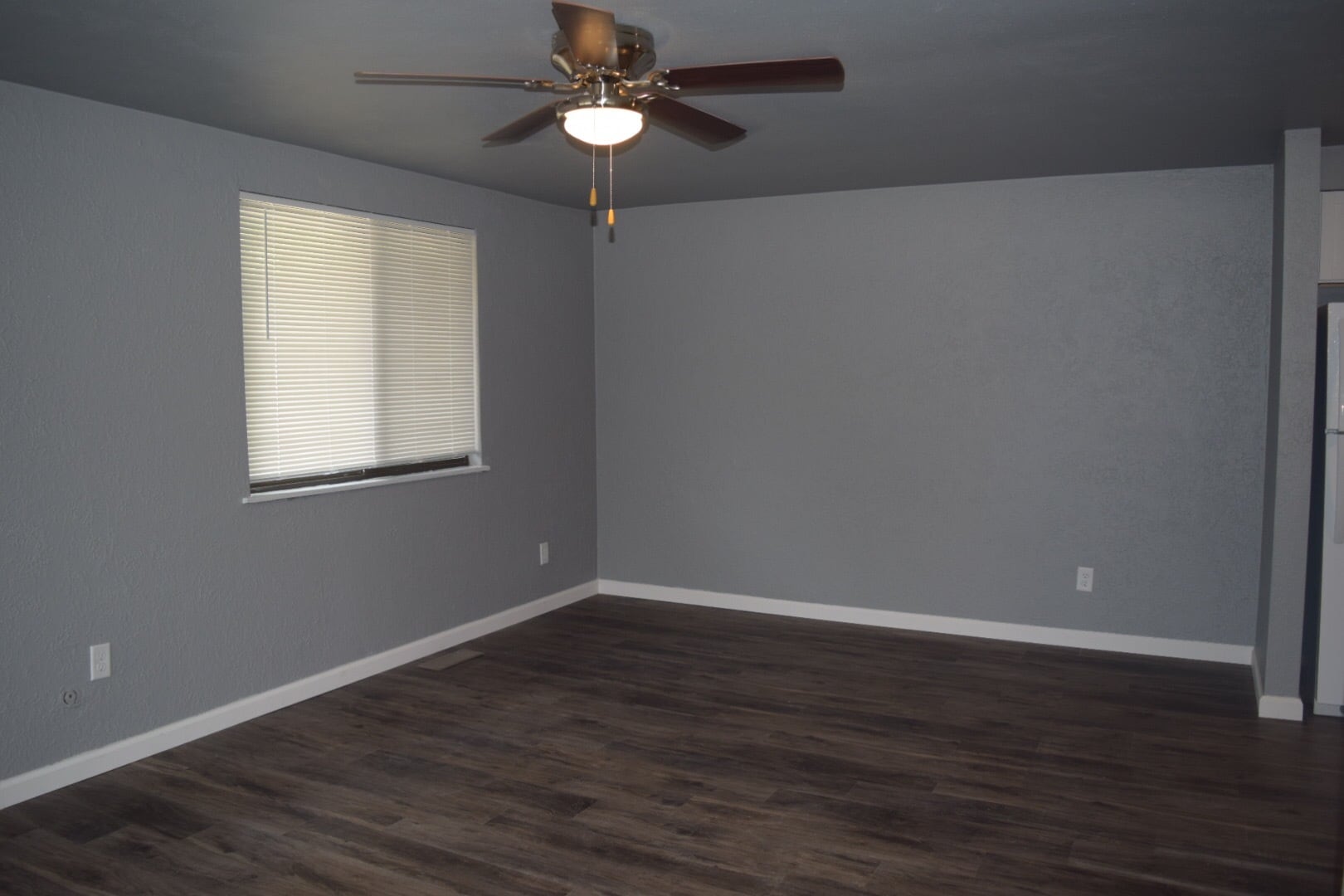 Living room - 108 Wood Ct