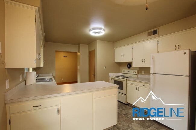 Building Photo - Beautiful Home near Benefis Hospital for Lease!