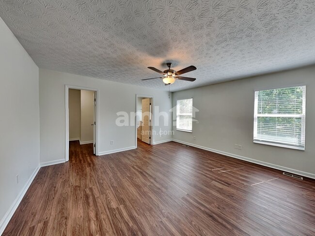Building Photo - 136 Leasure Dr