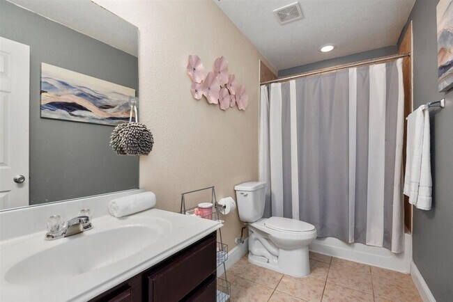 Building Photo - 914 Bandon Ln