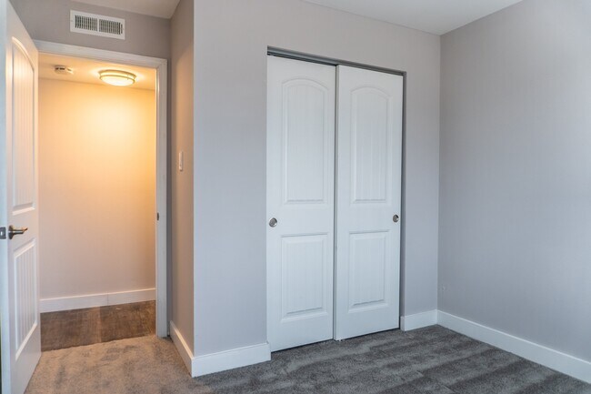 Building Photo - Two bedroom renovated apartment