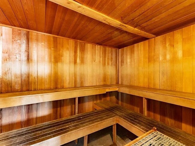 Building Photo - Elevate on Main