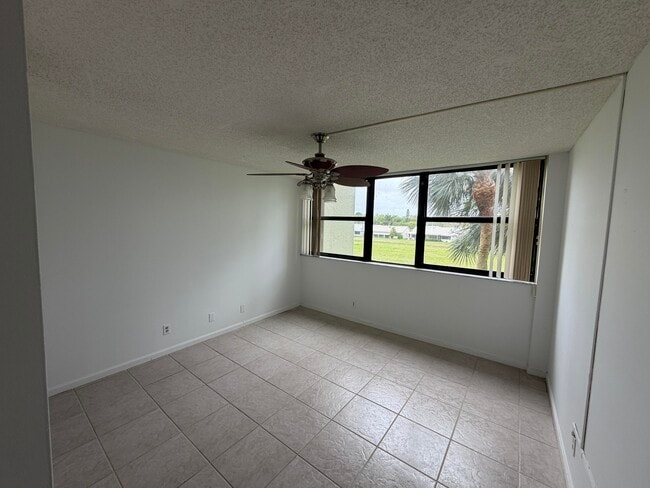 Building Photo - 6463 La Costa Dr