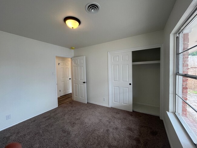 Building Photo - 3 Bedroom 2 Bath in Hopper Subdivision