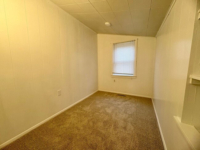 Building Photo - 2 Bedroom 1 Bathroom in Middletown!