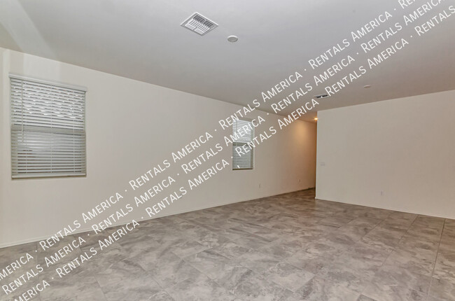 Building Photo - 8821 E Stone Meadow Cir
