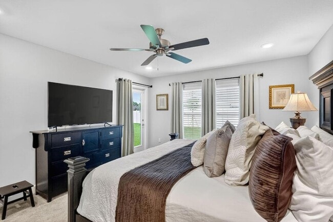 Building Photo - 8652 Waterstone Blvd