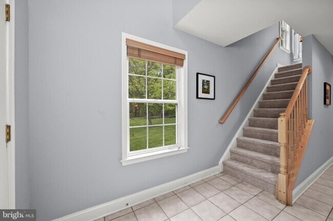 Building Photo - Gorgeous End of Group Owings Mils 3bd/2.5ba w/ A/C, W/D, and Modern Amenities! Available now!