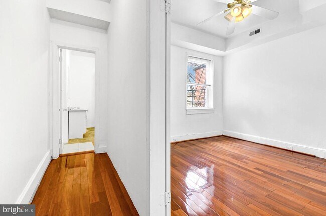 Building Photo - 1852 5th St NW