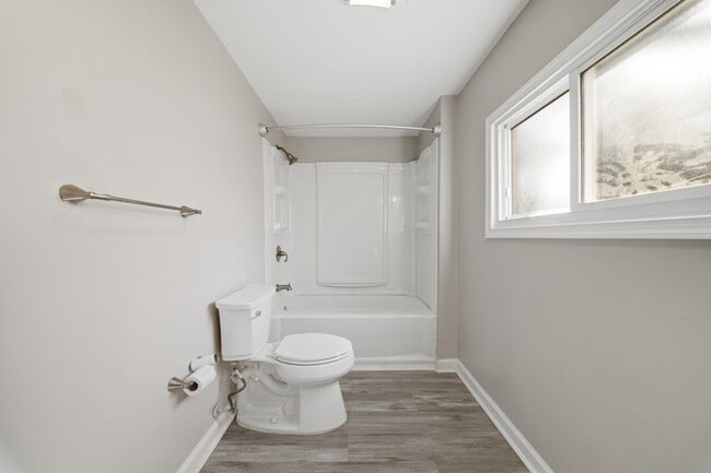 Building Photo - 613 Normandy St