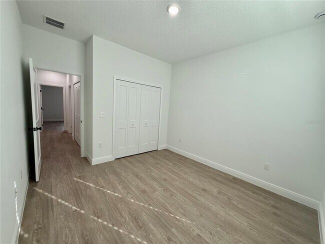 Building Photo - 1393 W Lorraine Dr