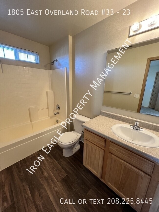 Building Photo - 1805 E Overland Rd