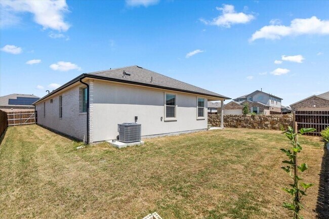 Building Photo - 18017 Nepi Dr