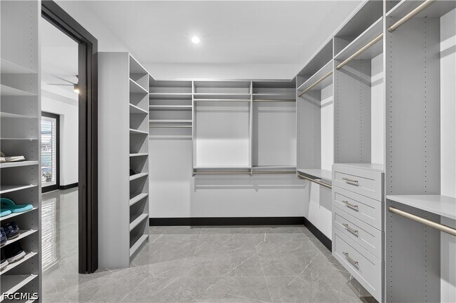 Building Photo - 1102 Mohawk Pkwy