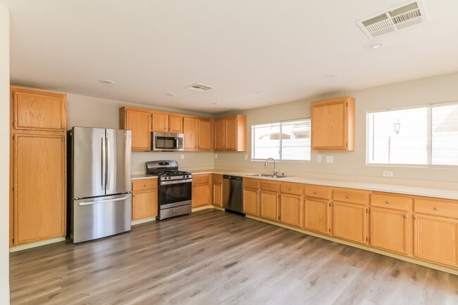 Building Photo - 6192 Windmill Island Ave