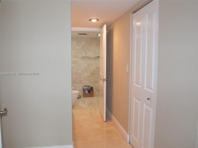 Building Photo - 1901 Brickell Ave