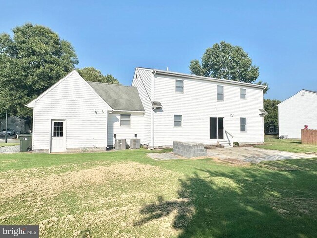 Building Photo - 8337 Colony Cir