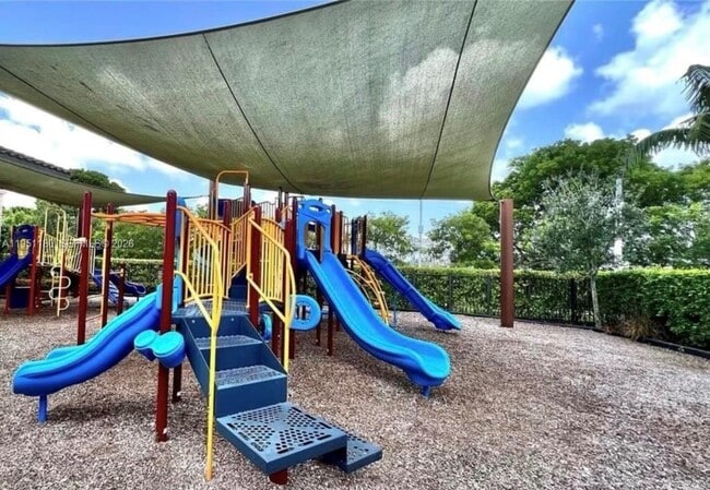 Building Photo - 8860 NW 103rd Ave