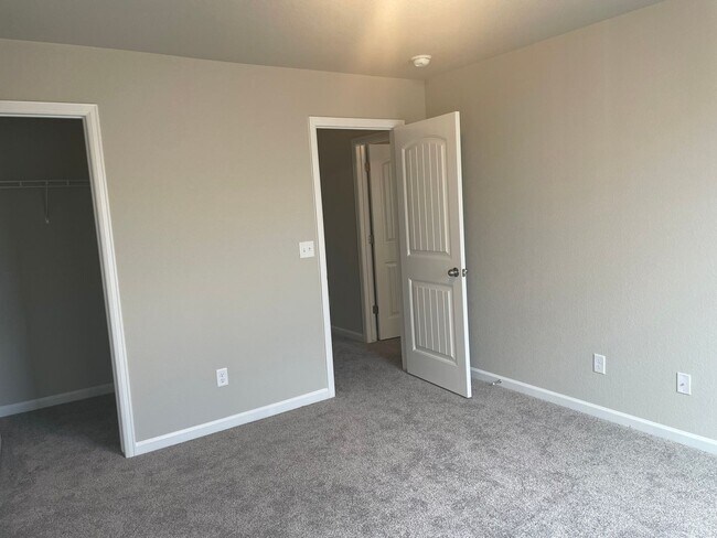 Building Photo - Chapel Heights townhome