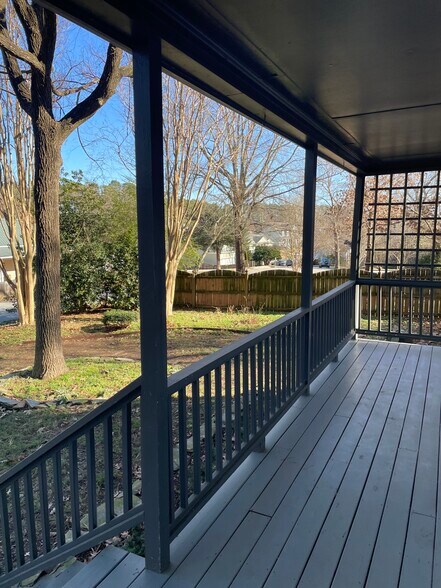 Building Photo - 705 Cash St