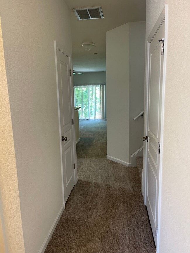 Building Photo - Beautiful Norfolk Waterfront Condo!