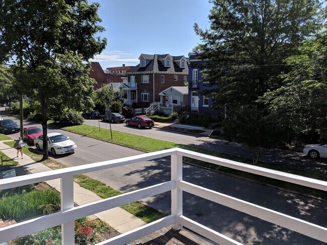 Building Photo - 118 S Colonial Ave