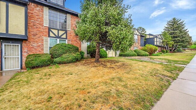 Building Photo - $1,700.00 - 2 Beds 1 Bath, Single Family H...