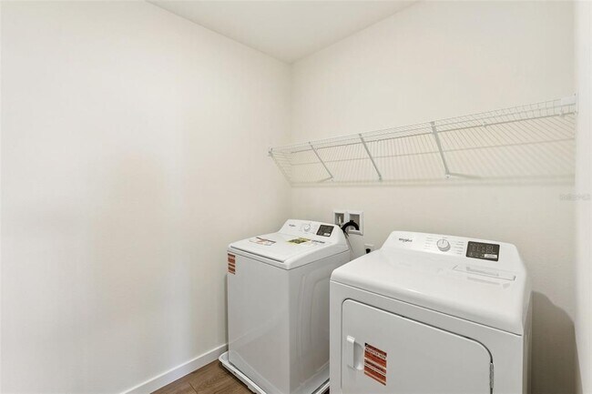 Building Photo - 2113 Walnut Crk Dr