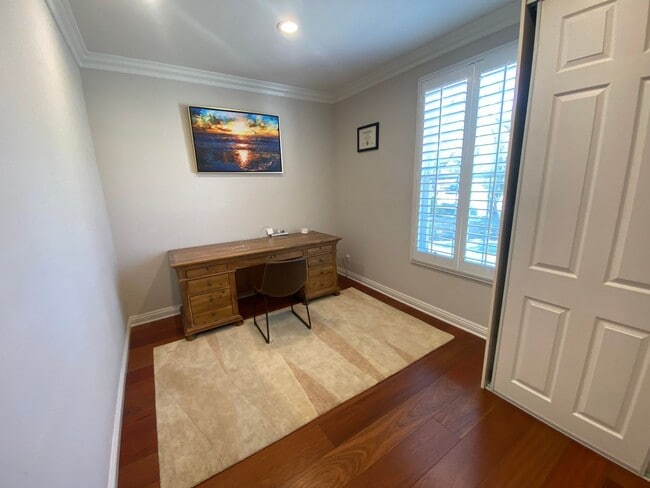 Building Photo - Luxurious 4 Bedroom Fullerton House For Re...