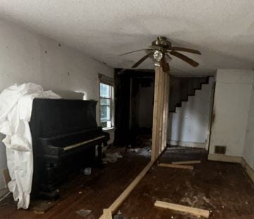 Building Photo - 257 Coburg Dr