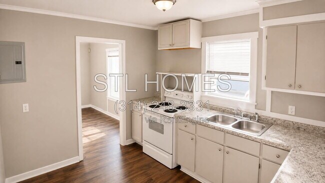 Building Photo - 314 Clubview Dr