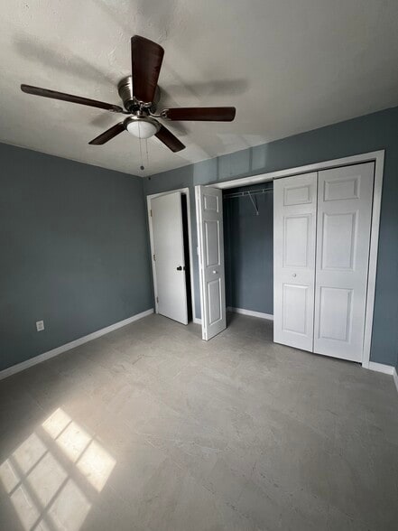 Building Photo - 4641 Myrtle Ln