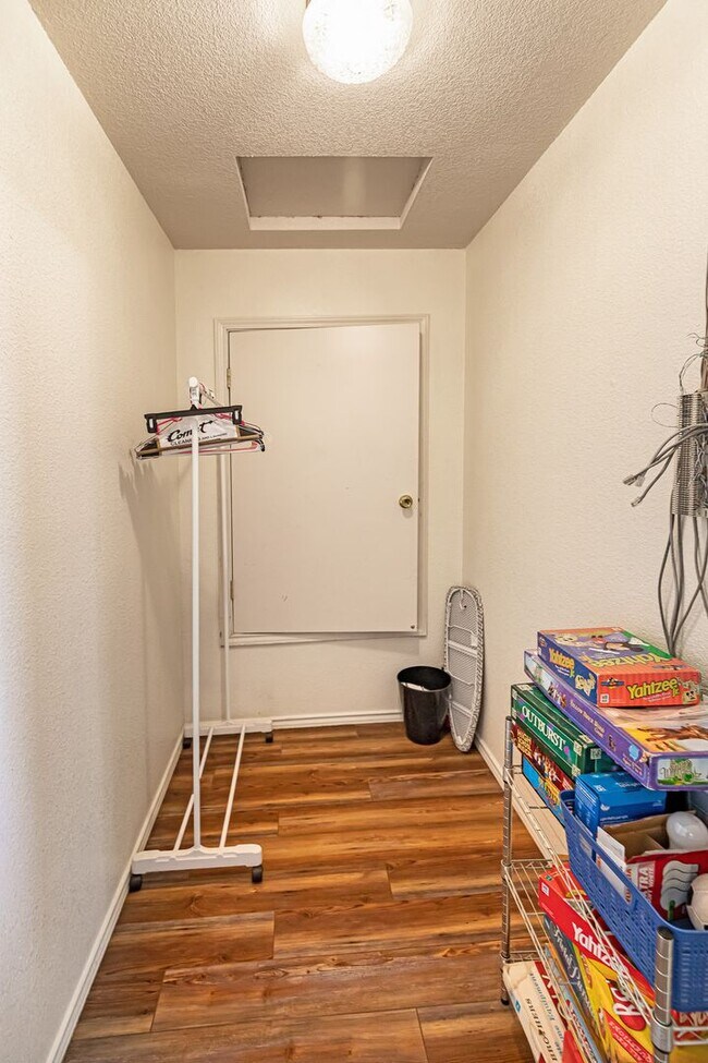 Building Photo - 62 Curlew Pl