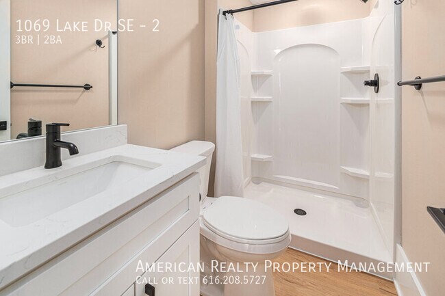 Building Photo - 1069 Lake Dr SE