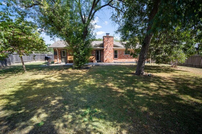 Building Photo - 7402 Bucknell Dr