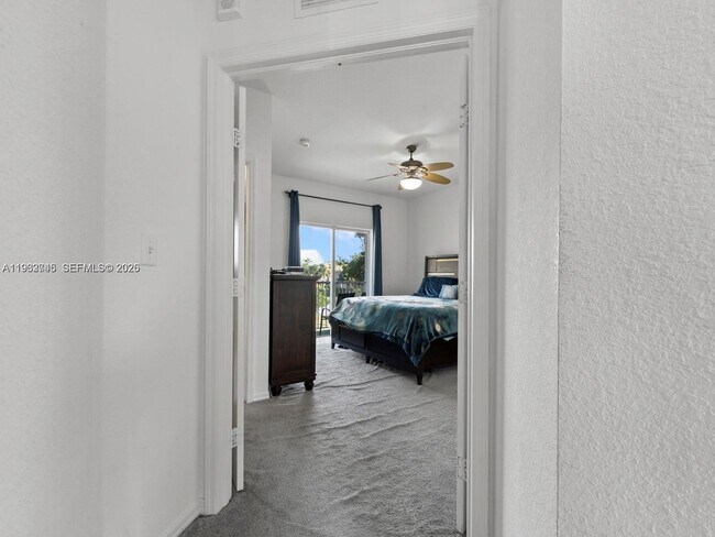 Building Photo - 2467 SE 19th St