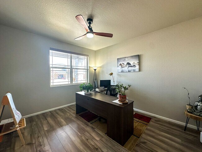 Building Photo - Almost Brand New Meadowlark 4bd 3.5ba home