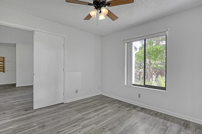Building Photo - 3618 Alder Dr