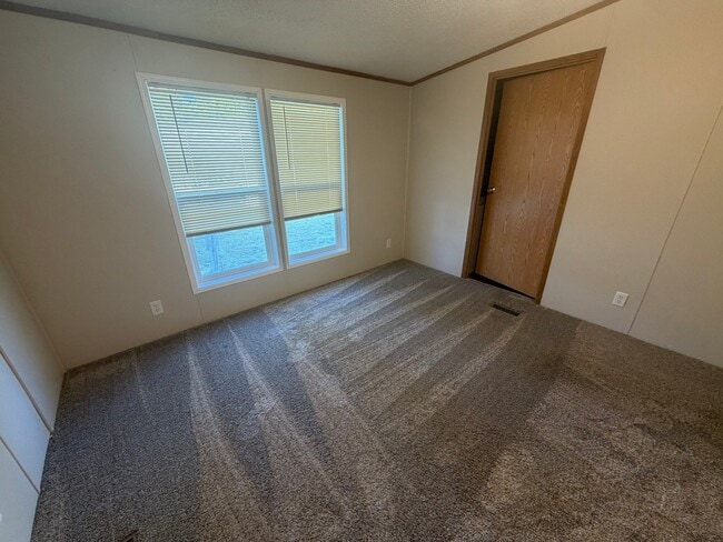 Building Photo - 4664 US-30
