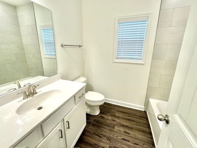 Building Photo - Now Leasing a 5-Bedroom 3 Bath Home in Horn Lake, MS.