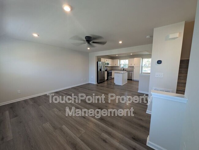 Building Photo - 2059 Langer St