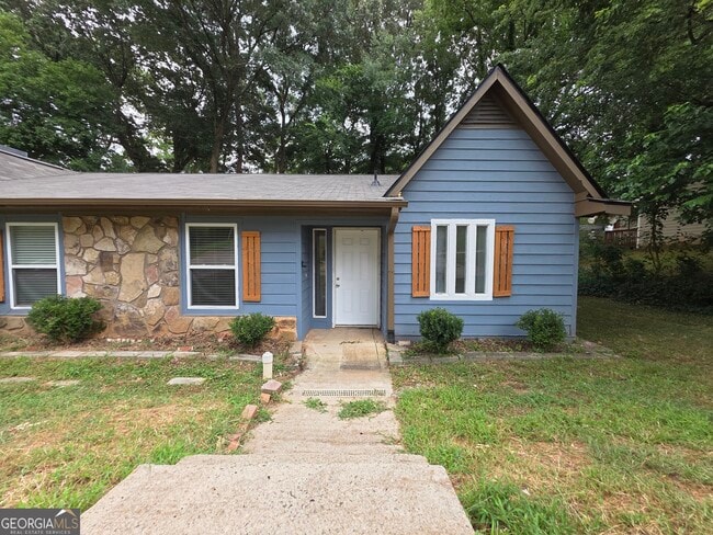 Primary Photo - 450 Booth Cir SW