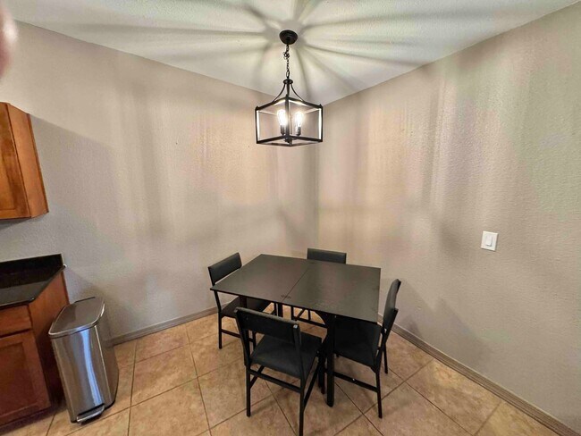 Building Photo - Furnished Moved In Ready 2nd Story End Unit 1bd/!ba At the Arbors