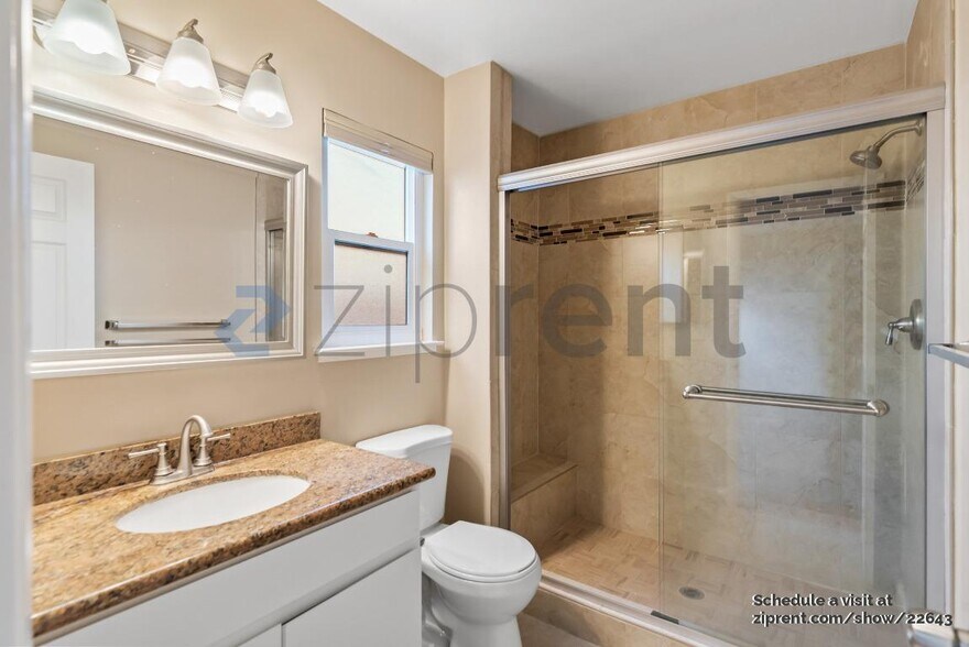 Building Photo - 438 Juniper Ct