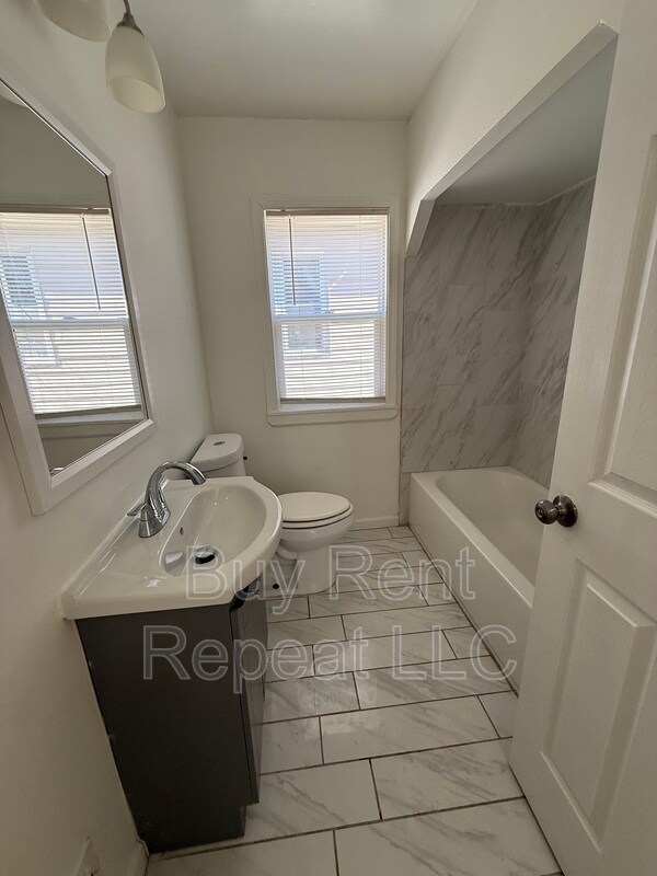 Building Photo - 630 Jewell St