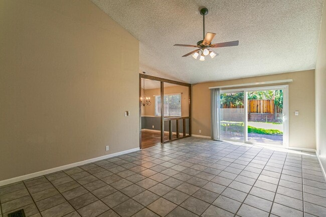 Building Photo - 14965 Dark Star Ct