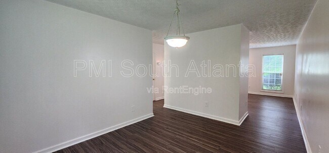 Building Photo - 588 Hunnicutt Rd SE