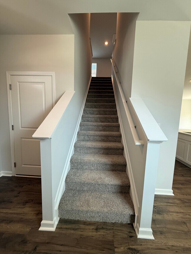 Building Photo - 4919 Sandringham Ln