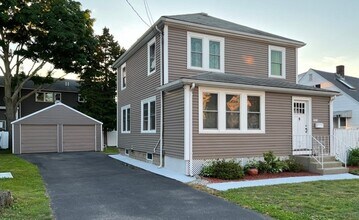Building Photo - 247 Sycamore St
